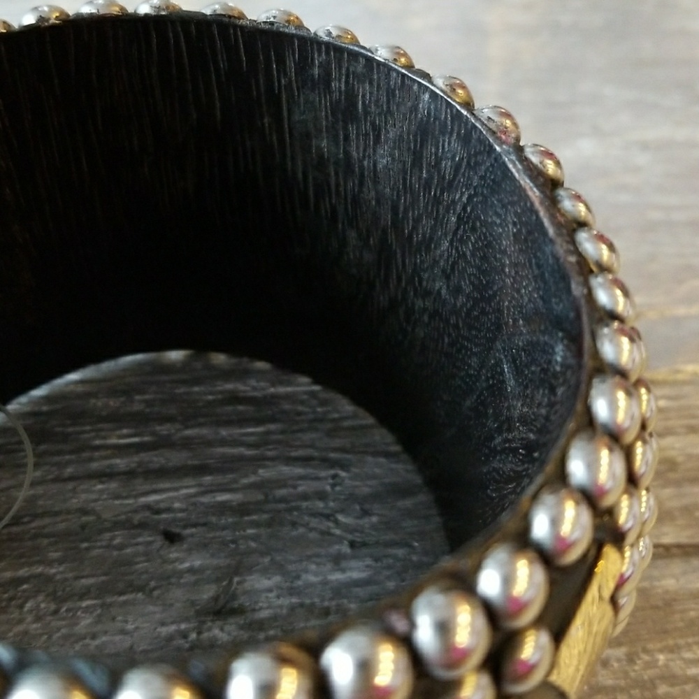 ❤LAST 1❤HORSESHOE OVERSIVED BRACELET - Picture 4 of 4